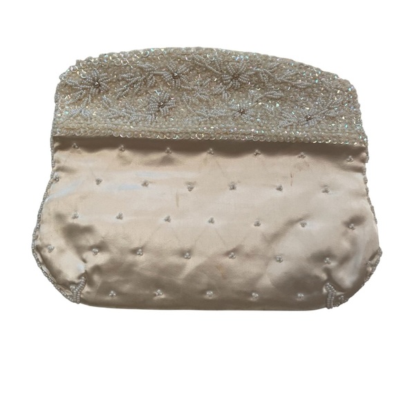 Vintage Beaded Satin/Silk Soft Bodied Clutch Purse-Made in Hong Kong 50’s/60’s - Picture 3 of 11